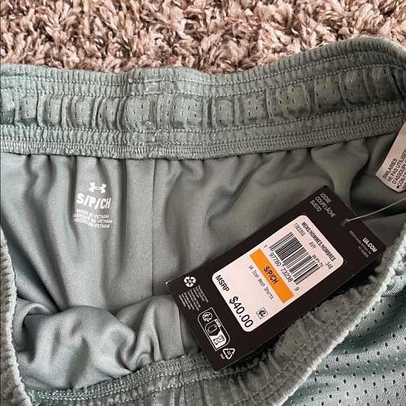 Under Armour Men's Light Green Athletic Shorts - Picture 2 of 2